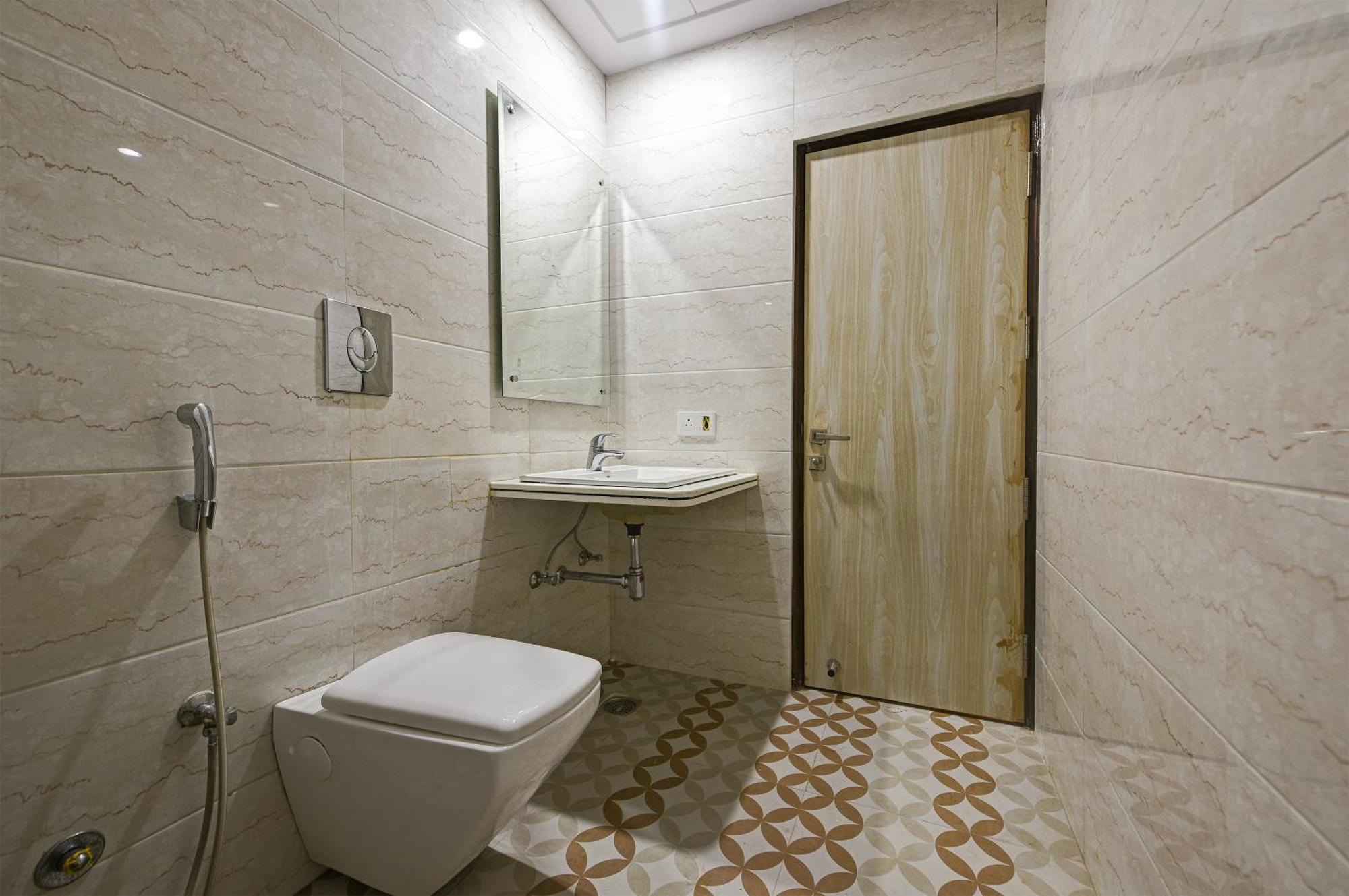 Hotel Geet Deluxe Ню Делхи Екстериор снимка
